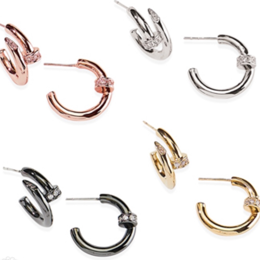 NWT 💥 DESIGNER INSPIRED CREST NAIL SMALL HOOPS HEMATITE WITH CRYSTALS EARRINGS - Picture 7 of 10